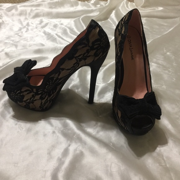 DIVA Lounge Shoes - Diva Lounge Black Bow Lace Peep Toe Heels Size 6.5